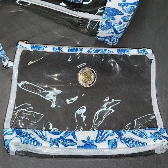 Lilly Pulitzer GWP SHELL COLLECTOR Clear Resort White Tote, Blanket Pillow NEW - Picture 4 of 11